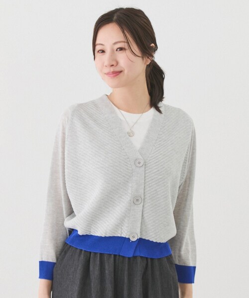 Jayro(ジャイロ)の「バイカラーニットカーディガン(ニット/セーター・レディース・ブラック/ライトグレー/ホワイト系/ベージュ/ライトグリーン/ネイビー/ブルー/ローズピンク/イエロー・F)」の15枚目の写真