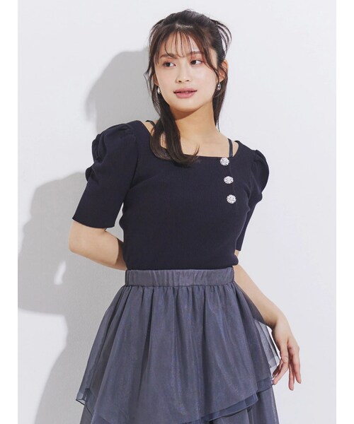 MERCURYDUO(マーキュリーデュオ)の「サイドビジューボタンショートパフスリーブニット(ニット/セーター・レディース・オフホワイト/レモン/ネイビー・F)」の2枚目の写真