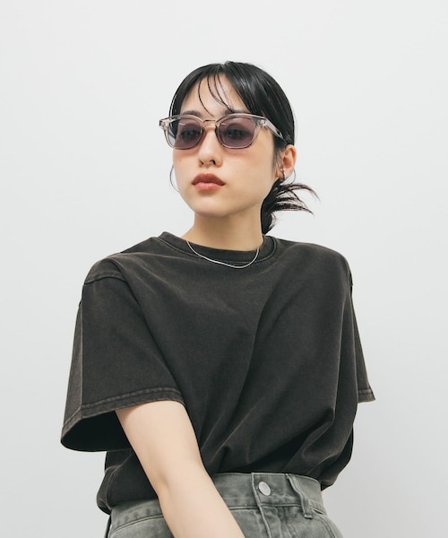 KBF（ケイビーエフ）の「ウェリントンフレームサングラス（メガネ・レディース・BROWN/BLACK/BLUE GRAY・one）」の2枚目の写真