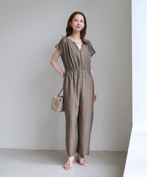 ROPE' PICNIC（ロペピクニック）の「【一部店舗限定】【emur/エミュール】梨地オールインワン（つなぎ/オールインワン・レディース・ブラック/グレー・F）」の13枚目の写真