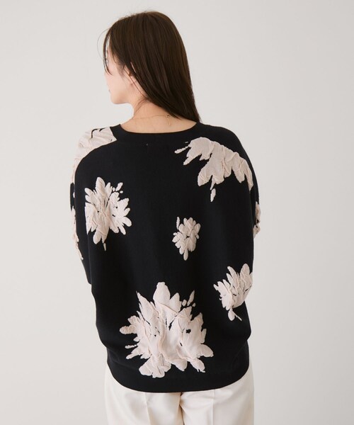 Jayro(ジャイロ)の「フラワージャガードドルマンニットカーディガン(カーディガン/ボレロ・レディース・ブラック/グレー/オフホワイト・F)」の9枚目の写真