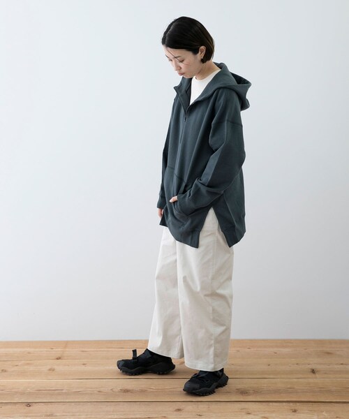 EKAL（エカル）の「EKAL　コハニングライトウエイトフーディー（パーカー・レディース・グレージュ/サーモン/チャコール・one）」の10枚目の写真