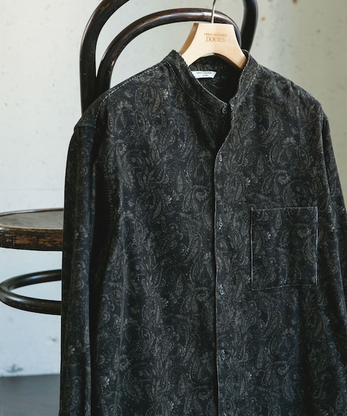 URBAN RESEARCH DOORS（アーバンリサーチドアーズ）の「『UR TECH』コーデュロイバンドカラーシャツ（シャツ/ブラウス・メンズ・GREIGE/BLUEGREEN/CHARCOAL/PAISLEY・M/L）」の2枚目の写真