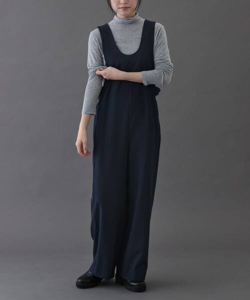URBAN RESEARCH DOORS（アーバンリサーチドアーズ）の「FORK&SPOON　Uネックプラケットオーバーオール（ワンピース・レディース・BLACK/NAVY・1/2）」の22枚目の写真