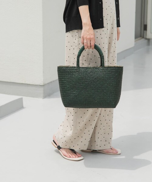 URBAN RESEARCH DOORS（アーバンリサーチドアーズ）の「カラーシーグラストートバッグ（トートバッグ・レディース・D.GRN/BURGUNDY・one）」の2枚目の写真