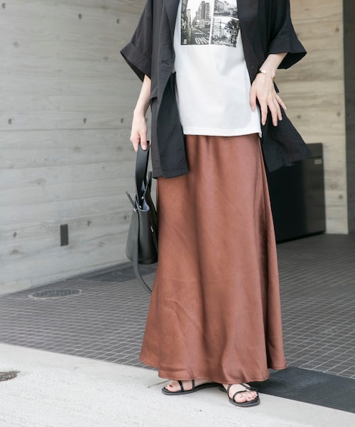 ITEMS URBANRESEARCH(アイテムズ アーバンリサーチ)の「ストレッチサテンスカート(スカート・レディース・WHT/BLK/BRN・Free)」の19枚目の写真