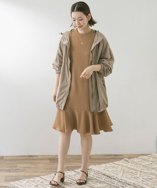 URBAN RESEARCH ROSSO（アーバンリサーチロッソ）の「F by ROSSO　ジョーゼット裾フレアワンピース∴（ワンピース・レディース・NAVY/L/GRAY/BEIGE・FREE）」の9枚目の写真