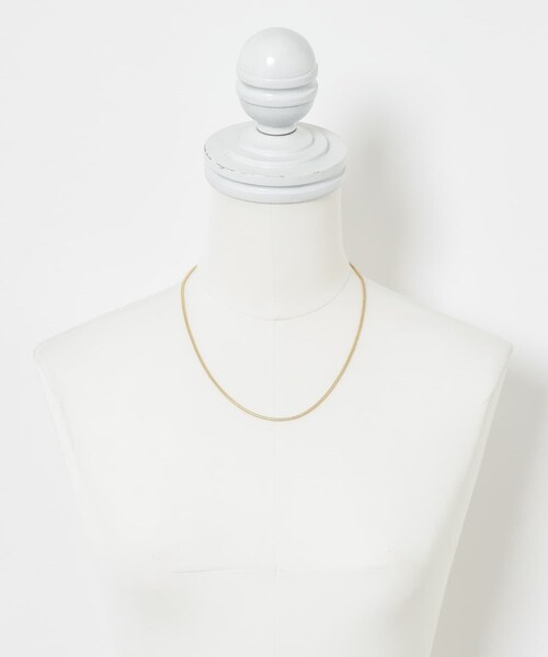 URBAN RESEARCH(アーバンリサーチ)の「TOM WOOD SnakeChainSlimGold Necklace(ネックレス・レディース・Gold・18)」の4枚目の写真