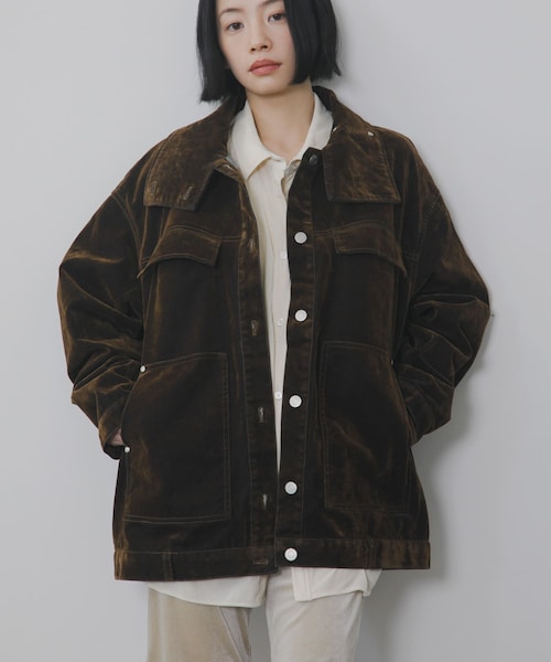 KBF(ケイビーエフ)の「ハイネックデニムブルゾン(ブルゾン・レディース・BLUE/BROWN/BLACK・One)」の2枚目の写真