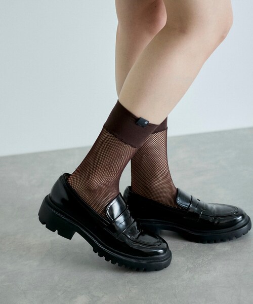 ADAM ET ROPE'（アダムエロペ）の「フィッシュネットハイソックス（ソックス/靴下・レディース・チャコール/キナリ系/ダークブラウン・F）」の5枚目の写真