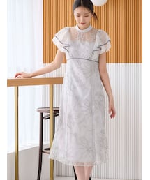 エンブロイダリーラッフルワンピース