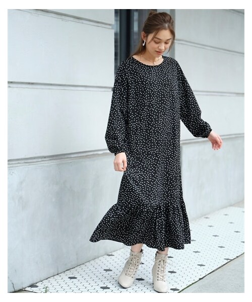 nissen（ニッセン）の「大きいサイズゆるシルエットプリントデザインワンピース（ワンピース・レディース・アイボリー系花柄/パープル系/黒系ドット/黒系花柄・L~LL相当/3L~4L相当/5L~6L相当/8L相当/10L相当）」の7枚目の写真