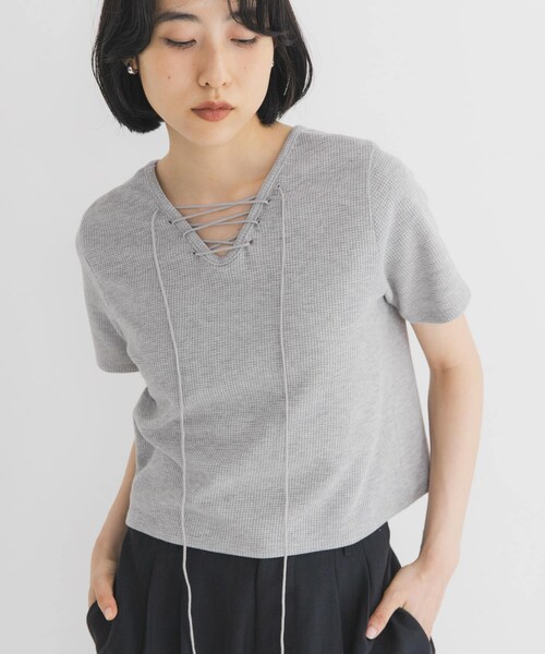 KBF（ケイビーエフ）の「2WAYレースアップトップス（Tシャツ/カットソー・レディース・IVORY/BLACK/TOP GRAY・One）」の4枚目の写真