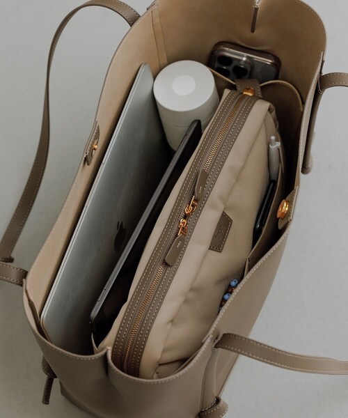 ROPE'(ロペ)の「【E'POR】KNOT BAG Medium/A4対応・通勤・撥水・軽量・26AW新型(トートバッグ・レディース・ブラック/ダークブラウン・F)」の10枚目の写真