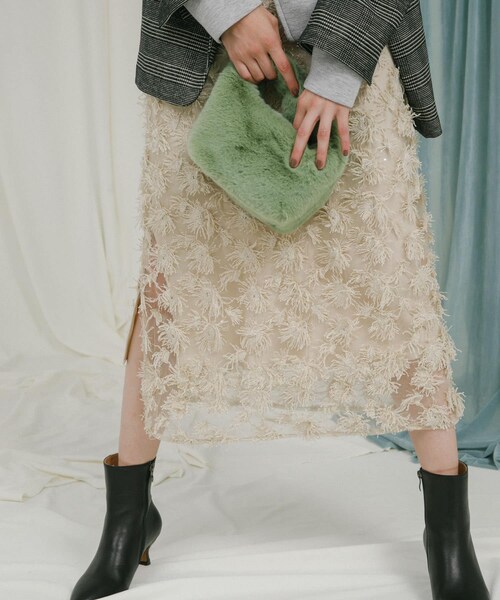 URBAN RESEARCH ROSSO（アーバンリサーチロッソ）の「LE VERNIS　Fake fur micro bag（ハンドバッグ・レディース・グリーン/ライトベージュ/パープル/ブラウン・-）」の11枚目の写真