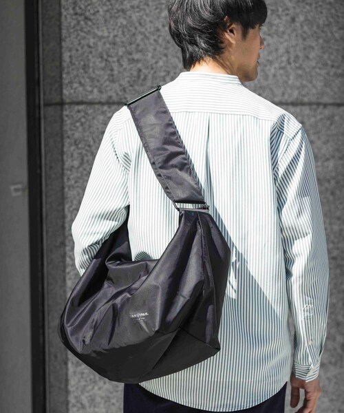 URBAN RESEARCH DOORS(アーバンリサーチドアーズ)の「『撥水』『別注』YAKPAK×DOORS SHOULDER BAG(ショルダーバッグ・メンズ・CHARCOAL 2/BLACK/GREIGE/CHARCOAL/GREIGE 2・-)」の9枚目の写真