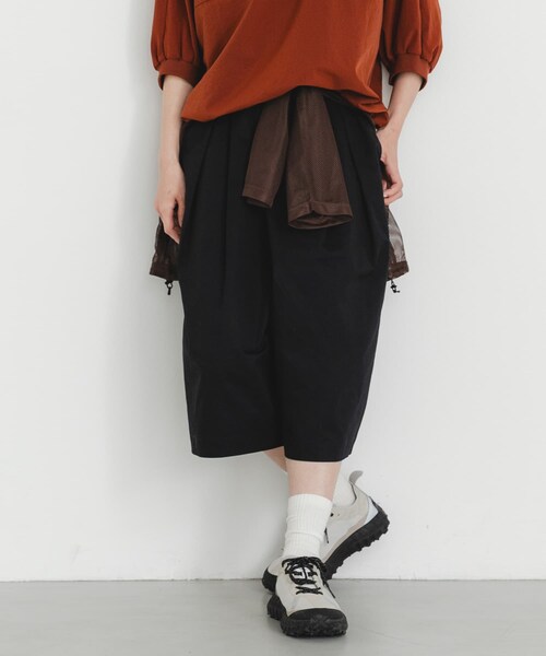 EKAL(エカル)の「撥水チノバミューダパンツ(その他パンツ・レディース・キャメル/ブラック・One)」の6枚目の写真