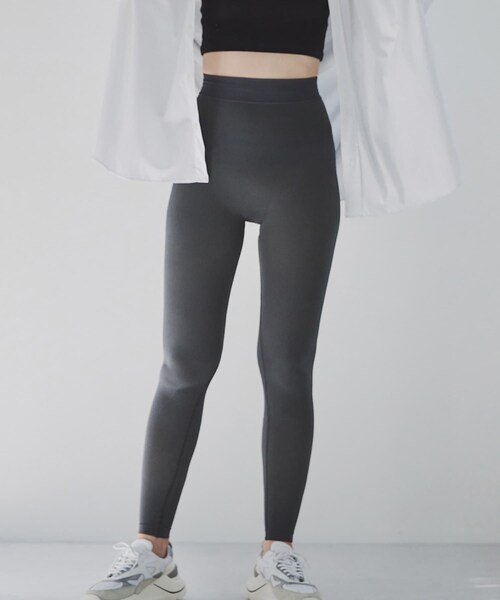 URBAN RESEARCH（アーバンリサーチ）の「eume　ずっとレギンスSM（レギンス/スパッツ・レディース・ダークグレー・S/M/M/L）」の13枚目の写真