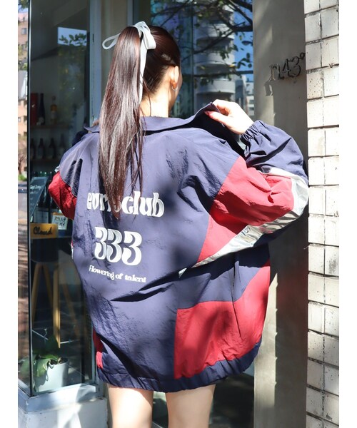 EVRIS（エヴリス）の「オリジナルグラフィックブレーカージャンパー（ナイロンジャケット・レディース・ホワイト/ブラック/ネイビー・F）」の3枚目の写真