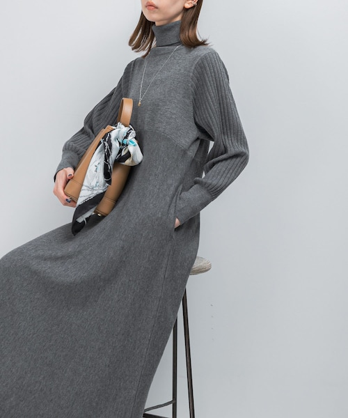 URBAN RESEARCH ROSSO（アーバンリサーチロッソ）の「『WEB限定』タートルネックデザインスリーブワンピース（ワンピース・レディース・GRAY/RED/D/BROWN/NAVY・FREE）」の9枚目の写真