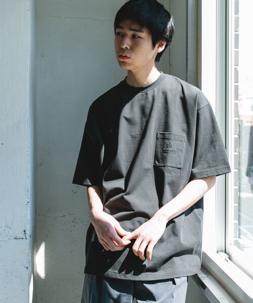 URBAN RESEARCH DOORS(アーバンリサーチドアーズ)の「『別注』Snow Peak Apparel×DOORS POCKET LOGO SHORT-SLEEVE T-SHIRTS(Tシャツ/カットソー・メンズ・WHITE/BLUEGRAY/FOLIAGE/CHARCOAL・M/L/XL)」の18枚目の写真