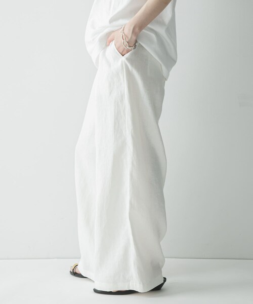URBAN RESEARCH（アーバンリサーチ）の「『3サイズ展開』リネンイージーワイドスラックス（その他パンツ・レディース・OFF WHITE/BLACK/AMBER・36/38/40）」の6枚目の写真