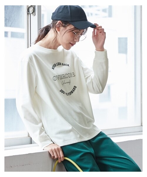 nissen（ニッセン）の「大きいサイズ ゆるシルエットプリント長袖Tシャツ（Tシャツ/カットソー・レディース・オフホワイト/黒/テラコッタ・L/LL/3L/4L/5L/6L/8L/10L）」の4枚目の写真