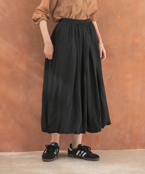 URBAN RESEARCH ROSSO（アーバンリサーチロッソ）の「タフタバルーンスカート（スカート・レディース・BLACK/IVORY・FREE）」の2枚目の写真