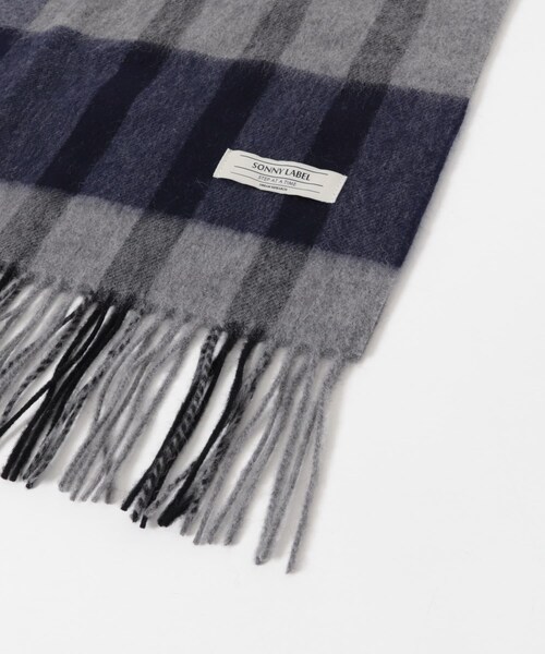 URBAN RESEARCH Sonny Label（アーバンリサーチサニーレーベル）の「ウールカシミヤチェックワイドマフラー（マフラー・メンズ・ベージュ/グレー/カーキ/ネイビー・One）」の9枚目の写真