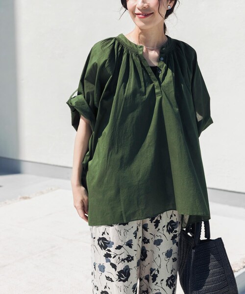 URBAN RESEARCH DOORS(アーバンリサーチドアーズ)の「コットンボイルロールアップスリーブブラウス(シャツ/ブラウス・レディース・ORANGE/BROWN/GREEN/NAVY・Free)」の18枚目の写真