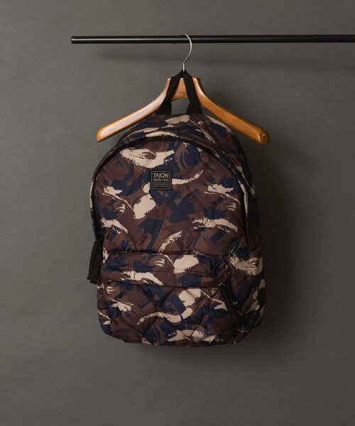 ITEMS URBANRESEARCH（アイテムズ アーバンリサーチ）の「TAION　Military Down Back Pack（バックパック/リュック・メンズ・BLK/D.KHK/PAINT CAMO・-）」の18枚目の写真