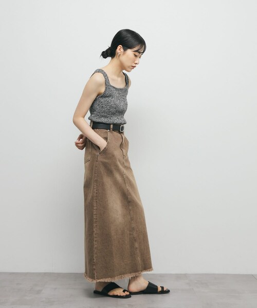 KBF（ケイビーエフ）の「バックスリットデニムスカート（デニムスカート・レディース・FADE BLUE/L.BLUE/BROWN・one）」の9枚目の写真