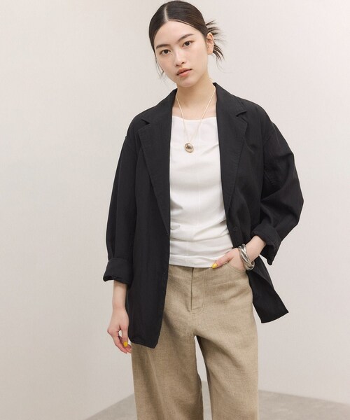 ADAM ET ROPE'（アダムエロペ）の「【一部WEB限定カラー】シャツジャケット（テーラードジャケット・レディース・ブラック/オフホワイト/ダークブラウン・36/38）」の18枚目の写真