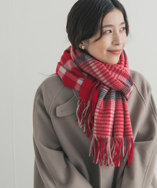 URBAN RESEARCH DOORS（アーバンリサーチドアーズ）の「ウールチェックストール（ストール/ショール・レディース・GRAY/RED/BLUE/GREEN・one）」の4枚目の写真