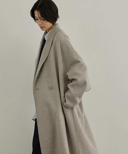 ADAM ET ROPE'(アダムエロペ)の「Super140's シャルムリバーロングコート(チェスターコート・レディース・ブラック/ブラウン/ベージュ系・M/S)」の6枚目の写真
