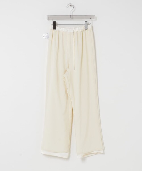 URBAN RESEARCH（アーバンリサーチ）の「サテンイージーセミフレアパンツ（その他パンツ・レディース・OFF WHITE/BLACK・36/38）」の13枚目の写真