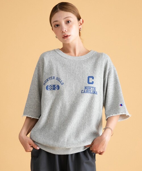 URBAN RESEARCH Sonny Label（アーバンリサーチサニーレーベル）の「『別注』Champion×Sonny Label　リバースウィーブロゴスウェットTシャツ（スウェット・レディース・オフブラック/オフグレー/ライトブルー/オートミール・M/L）」の22枚目の写真