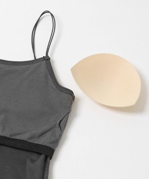 KBF（ケイビーエフ）の「スパゲティダブルストラップキャミソール（キャミソール・レディース・IVORY/CHARCOAL/BLACK・one）」の19枚目の写真