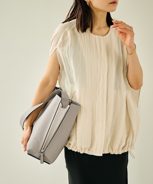 ROPE'(ロペ)の「【E'POR】Y BAG Shoulder Medium【軽量】(ショルダーバッグ・レディース・ライトグレー/キナリ・F)」の4枚目の写真