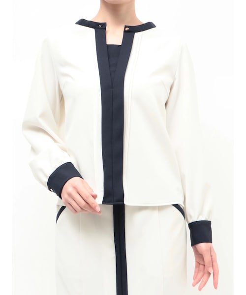 TONAL（トーナル）の「バイカラーピンタック2WAYブラウス（シャツ/ブラウス・レディース・オフホワイト/ブルー/ネイビー・M）」の2枚目の写真