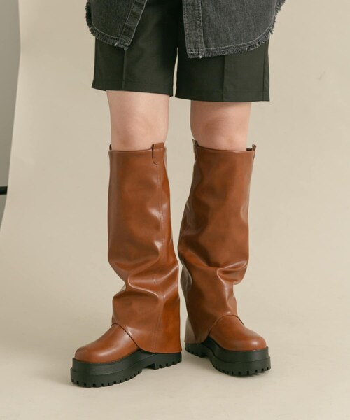 KBF（ケイビーエフ）の「カバーデザインロングブーツ（ブーツ・レディース・BLACK/BROWN・36/37/38）」の18枚目の写真