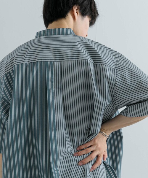 SENSE OF PLACE by URBAN RESEARCH（センスオブプレイスバイアーバンリサーチ）の「『ユニセックス』ストライプブロックドルーズシャツ（シャツ/ブラウス・メンズ・GREG×BEG/BLU×LBLU/CHC×BLK・M/L）」の12枚目の写真