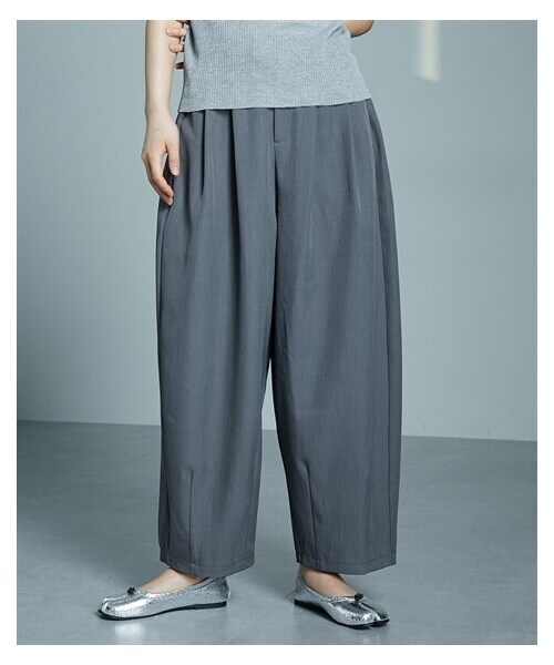 nissen（ニッセン）の「落ち感素材ゆったりサイズサーカスパンツ ［Soiunique］（パンツ・レディース・チャコール/ベージュ/ブラック・M/L/LL）」の6枚目の写真