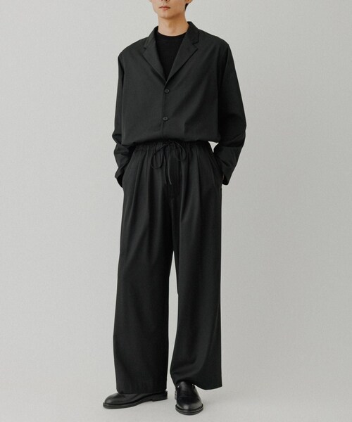 ADAM ET ROPE'(アダムエロペ)の「4WAY ストレッチ ツイル イージー ジャケット / セットアップ対応(テーラードジャケット・メンズ・ブラック/チャコール/カーキ・L/M)」の16枚目の写真