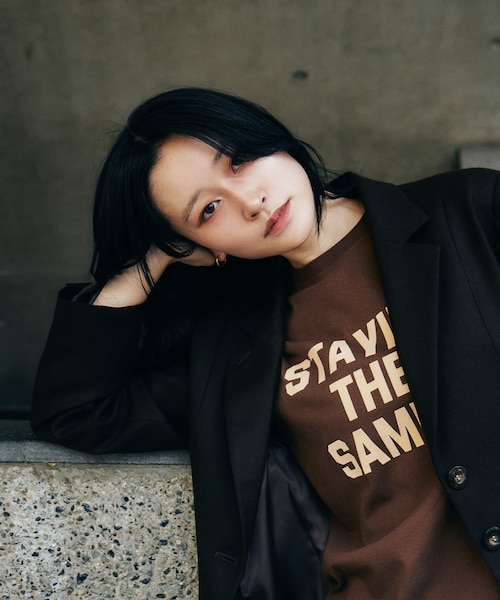 URBAN RESEARCH(アーバンリサーチ)の「Teya Flock Letter T-shirts(Tシャツ/カットソー・レディース・SAX/RED/BROWN・S/L)」の5枚目の写真