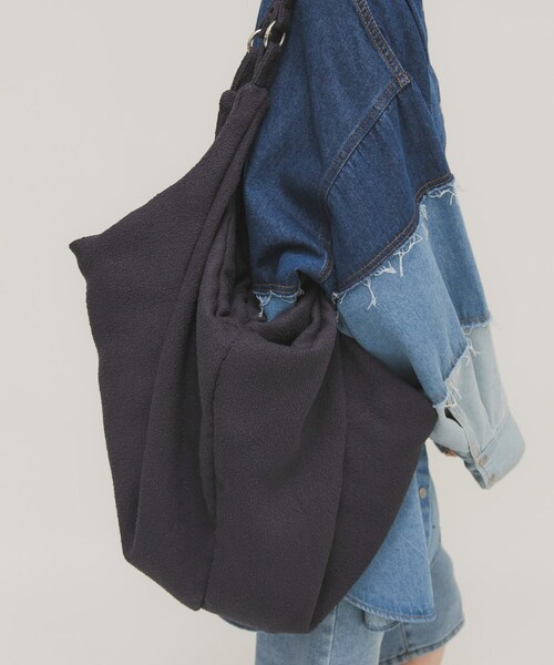 KBF（ケイビーエフ）の「パイル2WAYイージーBAG（トートバッグ・レディース・IVORY/NAVY・One）」の15枚目の写真