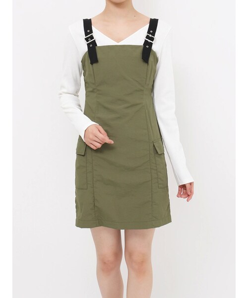 EVRIS（エヴリス）の「ベルテッドミニワンピース（ジャンパースカート・レディース・ブラック/カーキ・F）」の3枚目の写真