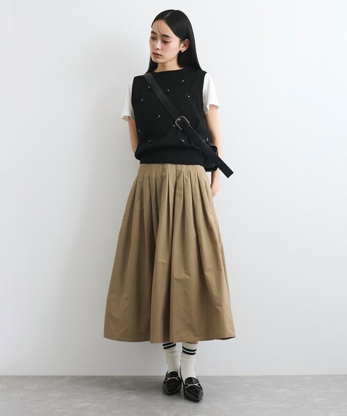 VIS（ビス）の「フラワーモチーフニットベスト（ベスト・レディース・ブラック/ライトグレー/オフホワイト・F）」の11枚目の写真