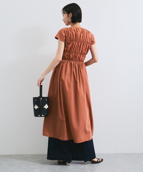 VIS（ビス）の「シャーリングデザインワンピース【WEB限定サイズ】（ワンピース・レディース・ブラック系/ダークブラウン系/ブルー系・F/PF）」の9枚目の写真