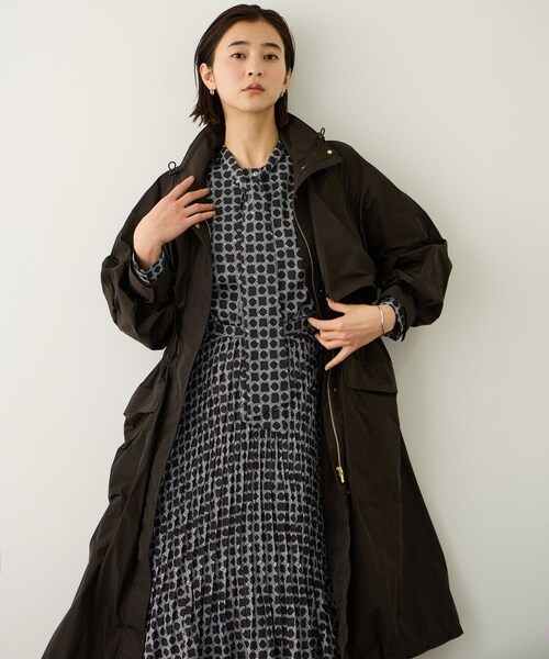 ROPE'（ロペ）の「ship's rope' オリジナルプリントプリーツタイワンピース（シャツワンピース・レディース・キャメル/ネイビー・36/38）」の4枚目の写真